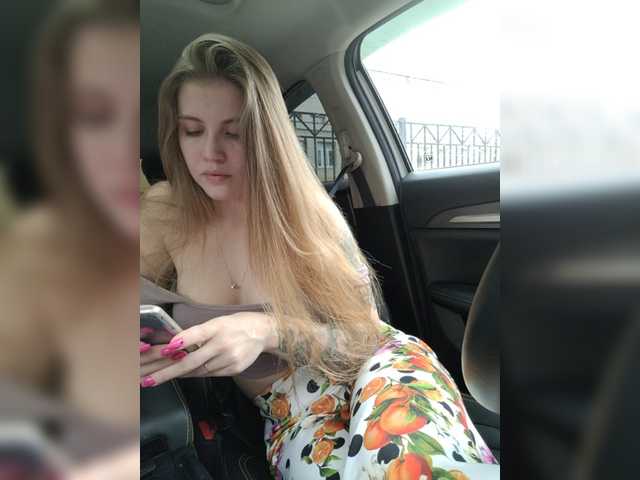 ブロードキャストスクリーンショット LEILA-ANGELL