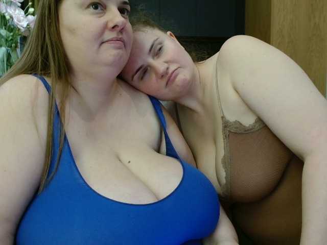 写真 4LyndsyDaisy 38DD and 40H size 4NaturalBigTits here! #bigtits #bbw #bigass #lesbianshow #bignipples Lets make hot 3somes in PVT:P Lets have fun guys:)