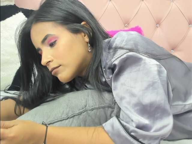 ブロードキャストスクリーンショット adarah-smith