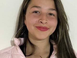 エロティックなビデオチャット ADARANYK