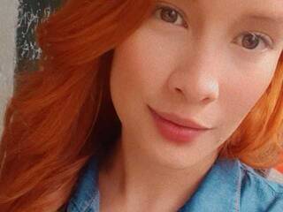 エロティックなビデオチャット adharasuniver