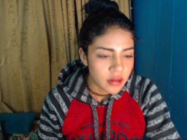 ブロードキャストスクリーンショット adriana-morri