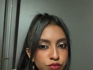 エロティックなビデオチャット Adrianagrandeee