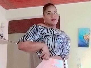 エロティックなビデオチャット AdrianaGuz