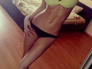 エロティックなビデオチャット BellaO18