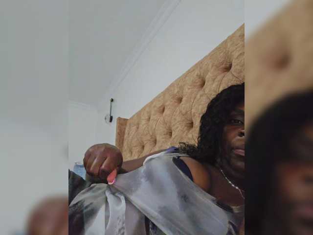 ブロードキャストスクリーンショット AfricanShyQueen1