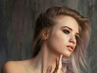 エロティックなビデオチャット Airaa