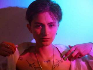 エロティックなビデオチャット AkiroFukui