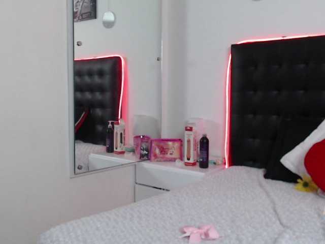 写真 Alaia-pink Hello guys. Thanks for visit my room... Today I am very hot Good day babies