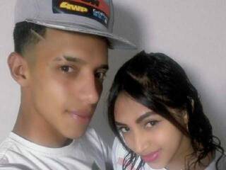 エロティックなビデオチャット AlanayDiego