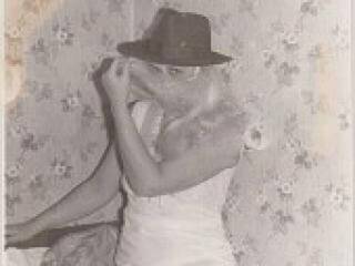 エロティックなビデオチャット alechka555