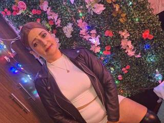 エロティックなビデオチャット AlessadraJones