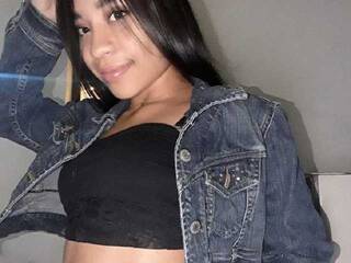 エロティックなビデオチャット AlessaWhite