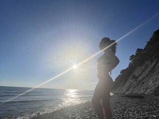 エロティックなビデオチャット NIZAMOVA