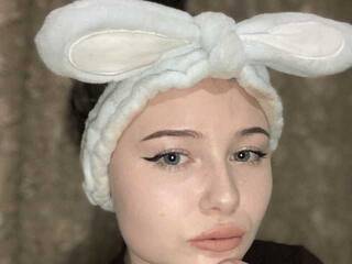 エロティックなビデオチャット aliana1999