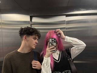 エロティックなビデオチャット alice18james