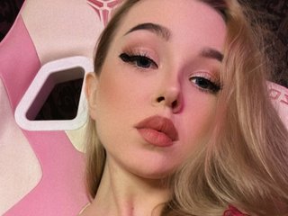 エロティックなビデオチャット AliceDavidson