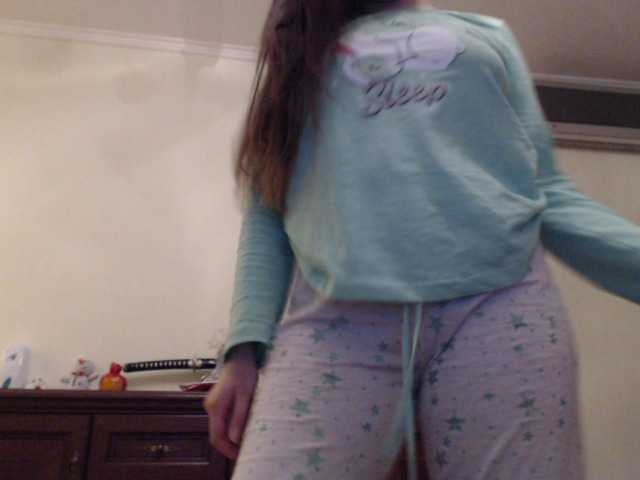 ブロードキャストスクリーンショット AlinaBertie3