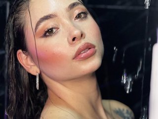 エロティックなビデオチャット AlinaKravitz