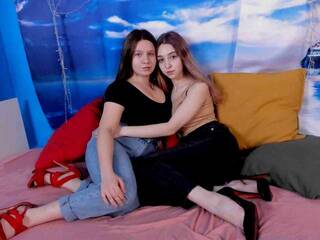 エロティックなビデオチャット AlineArine