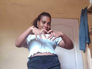 エロティックなビデオチャット AlineEdena