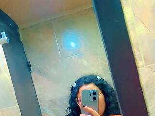 エロティックなビデオチャット alis281