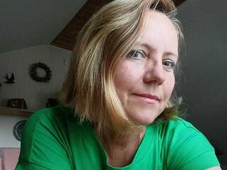 エロティックなビデオチャット AlitsiaKiver