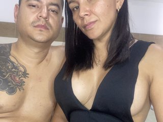 エロティックなビデオチャット ALLISONYLUISITO23