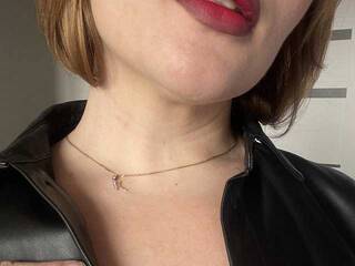 エロティックなビデオチャット alyavibe69