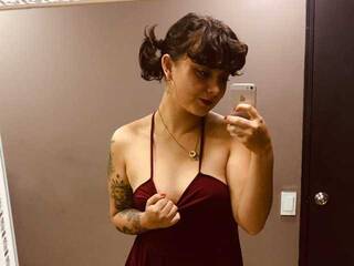 エロティックなビデオチャット amaliewet