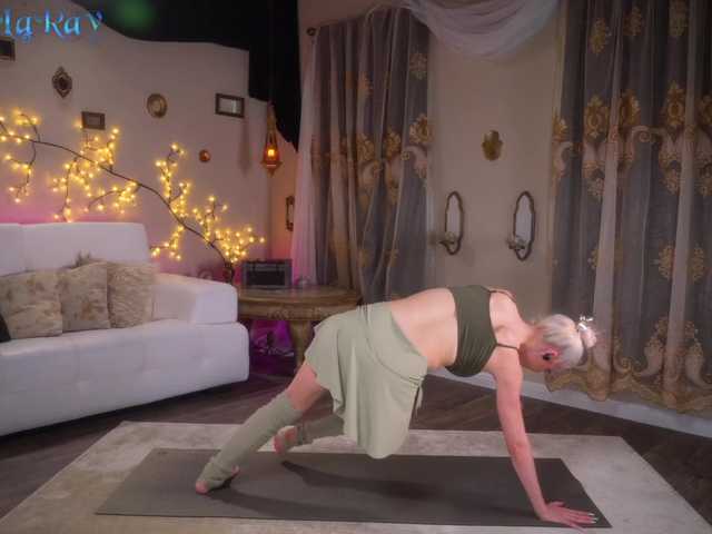 写真 AmberLaRay I will respond to tips after my yoga pre-show ❤The Always Happy, Always Horny❤ #fit #bigclit #bigass #bigboobs #joi