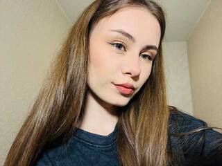 エロティックなビデオチャット AminaLuxuryyy