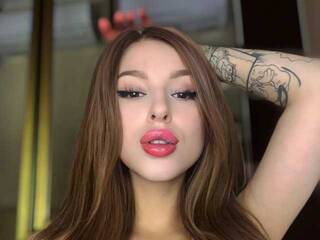 エロティックなビデオチャット AminaSicret