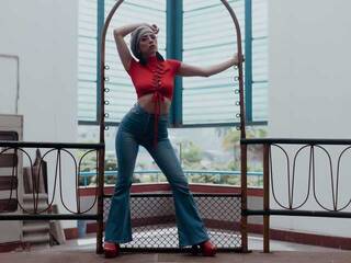 エロティックなビデオチャット Amira-Taylor