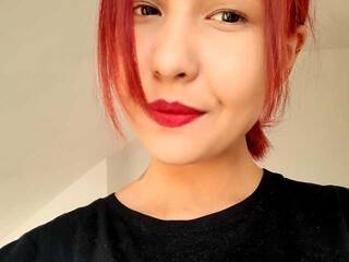 エロティックなビデオチャット AmiyaSyn