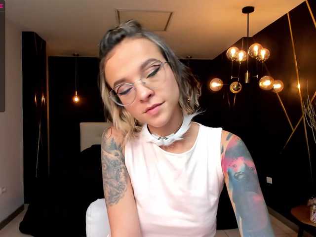 写真 AmyAddison • How’d you like to start? Cuz I do know how we need to finish, so pleased and wet♥cumshow@goal♥lovense on/640