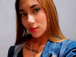 エロティックなビデオチャット AmyHillss1