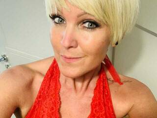 エロティックなビデオチャット amymilfy