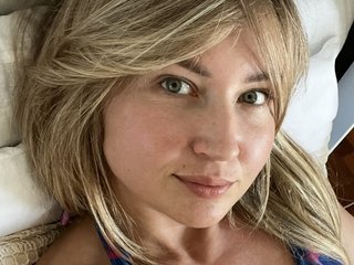 エロティックなビデオチャット WhereisAlice