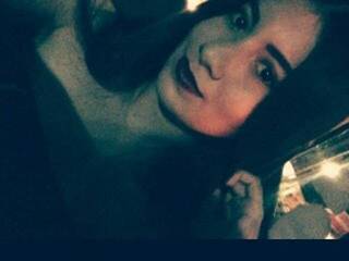 エロティックなビデオチャット andreitamiaw