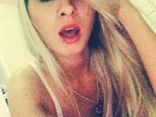 エロティックなビデオチャット angelinka11