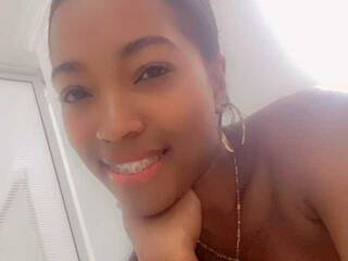 エロティックなビデオチャット Angelinnasexy