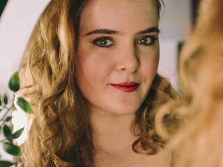 エロティックなビデオチャット AngelRouje