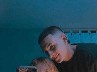 エロティックなビデオチャット angieandliam