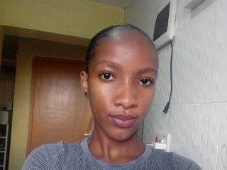 エロティックなビデオチャット Angydoll