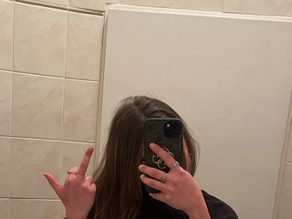 エロティックなビデオチャット anirie_findom