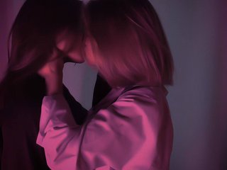 エロティックなビデオチャット AnmiXHot