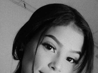 エロティックなビデオチャット AntonelaMulle