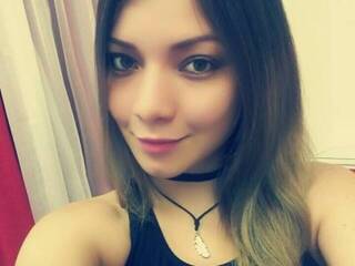 エロティックなビデオチャット AprilClaire