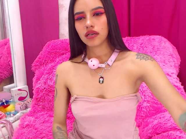 写真 ArianaMoreno ♥ Just because today is Friday, I will give you the control of my lush for 10 minutes for 200 tokens ♥ ♥ Just because today is Friday, I will give you the control of my lush for 10 minutes for 200 tokens ♥